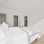 Chic Urban Retreat In La- Luxury 2Br Apartment