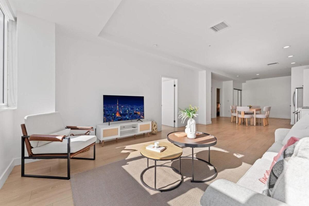 Apartment Chic Urban Retreat In La- Luxury 2br Los Angeles