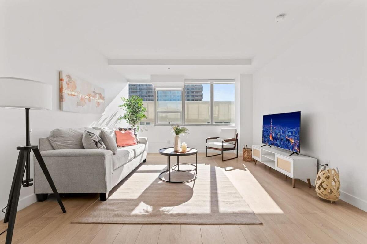 Chic Urban Retreat In La- Luxury 2br Los Angeles